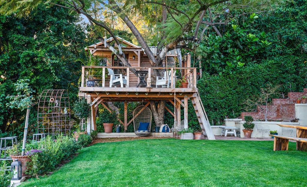 YARD TREEHOUSE