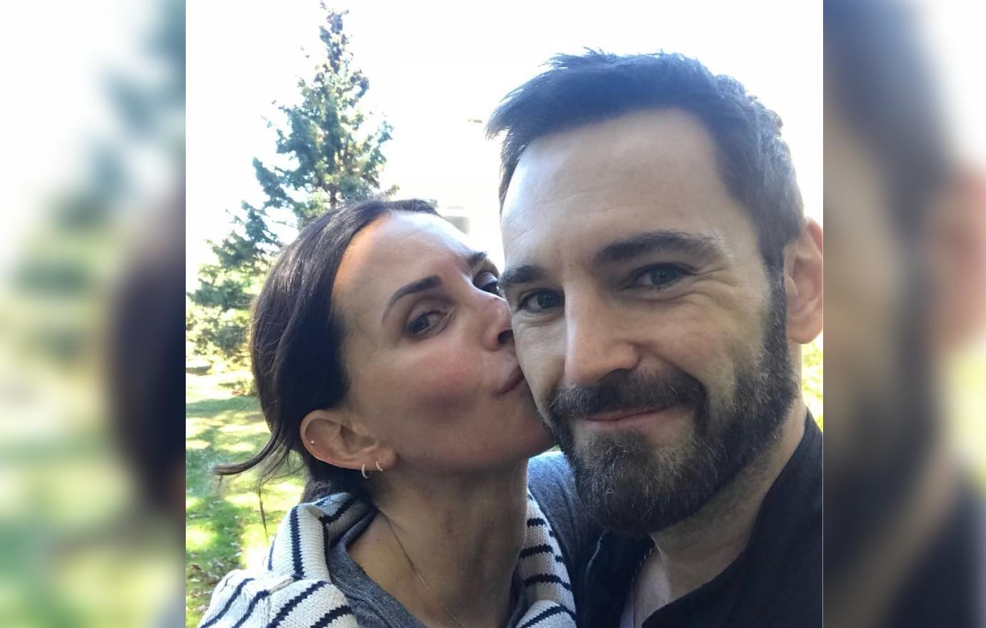 courteney cox blindsided after boyfriend johnny mcdaid dumped her ig