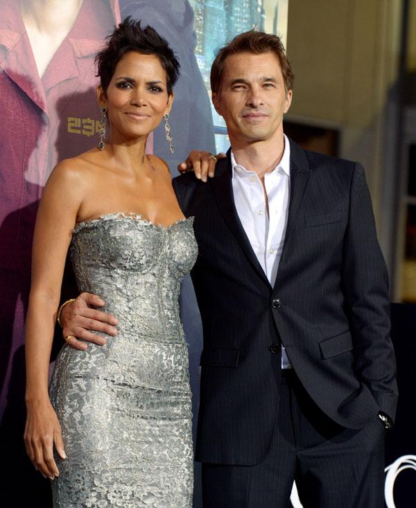 Halle berry divorcing olivivier martinez