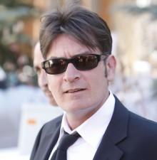 2010__03__charlie_sheen_march16 220&#215;225.jpg