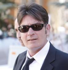 2010__03__charlie_sheen_march16 220×225.jpg