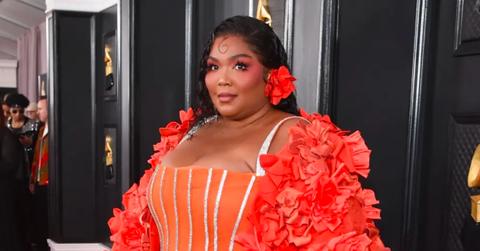lizzo dragged pointless apology followers sexual harassment lawsuit