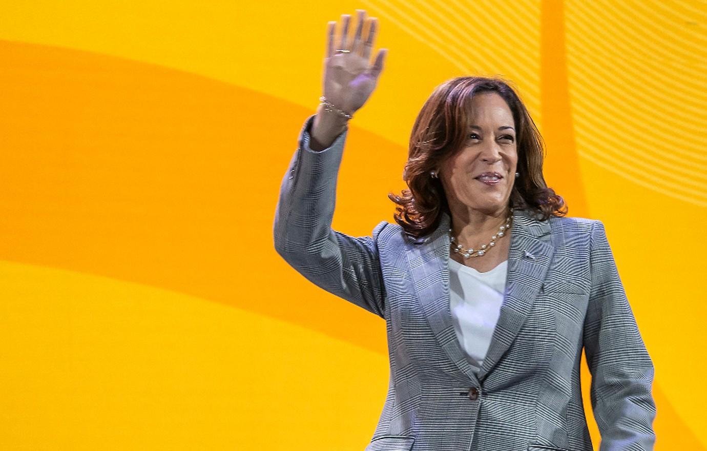 VP Kamala Harris Playfully Dodges Questions After Leaving Restaurant