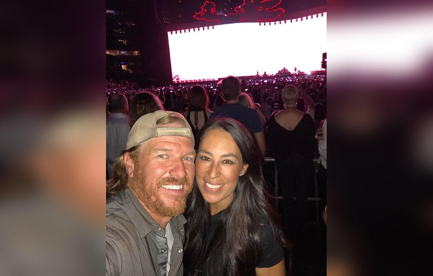 Joanna Gaines Pregnant Baby Loves Music Pic 02