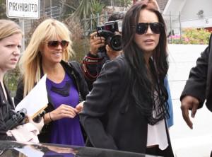 2010__05__Lindsay_Lohan_May4_43 300×222.jpg