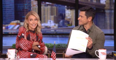 Photo of Kelly Ripa and Mark Consuelos.