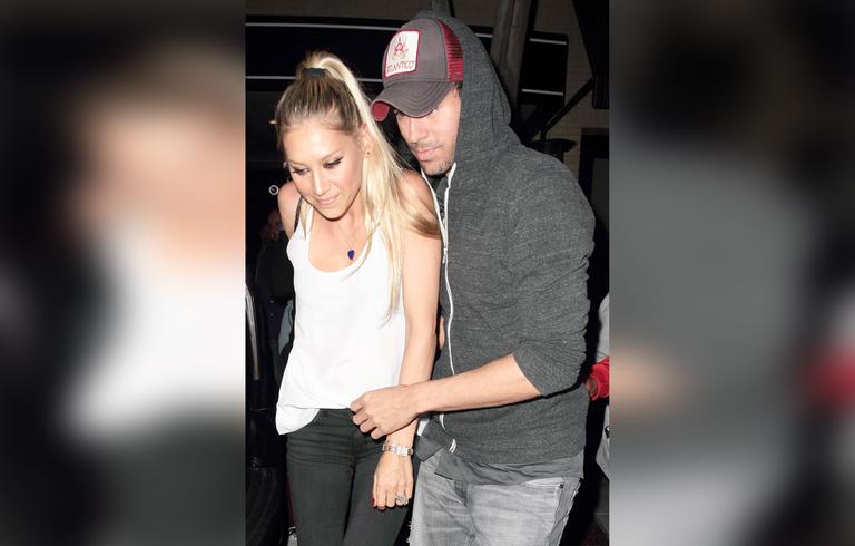 Enrique Iglesias Posts And Adorable Snap With Twin Babies