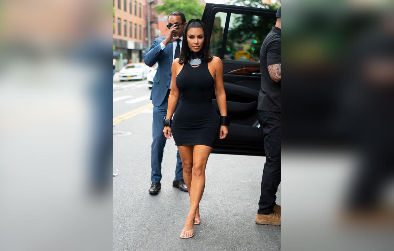 Kim Kardashian Goes Without Makeup Wears Pajamas See The Pic
