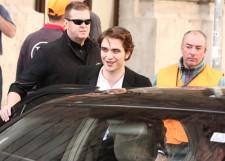 2010__03__Robert_Pattinson_March30_77 225×161.jpg