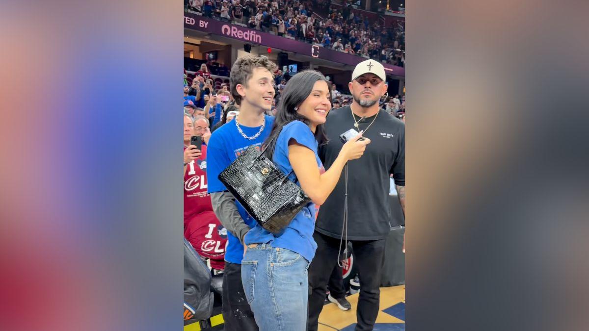 Image of Timothée Chalamet and Kylie Jenner frequently attend Knicks games together.