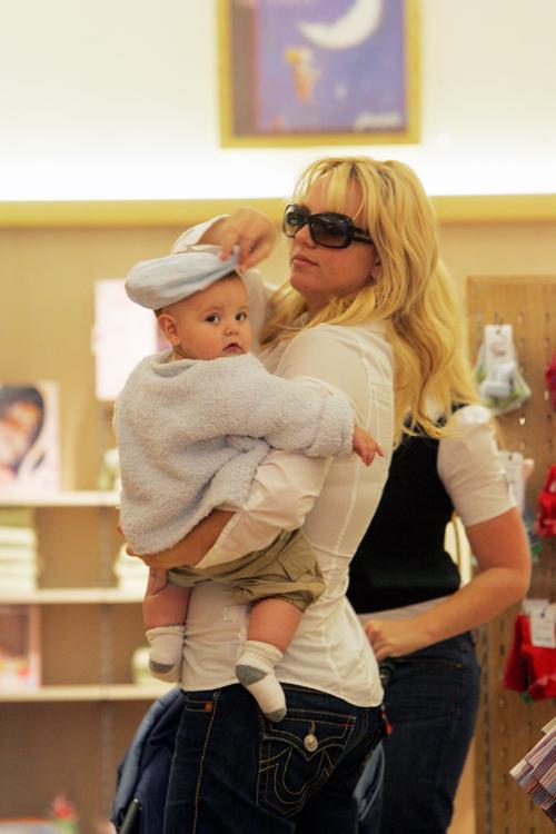 2011__09__britney spears ultimate 77143_ _1.jpg