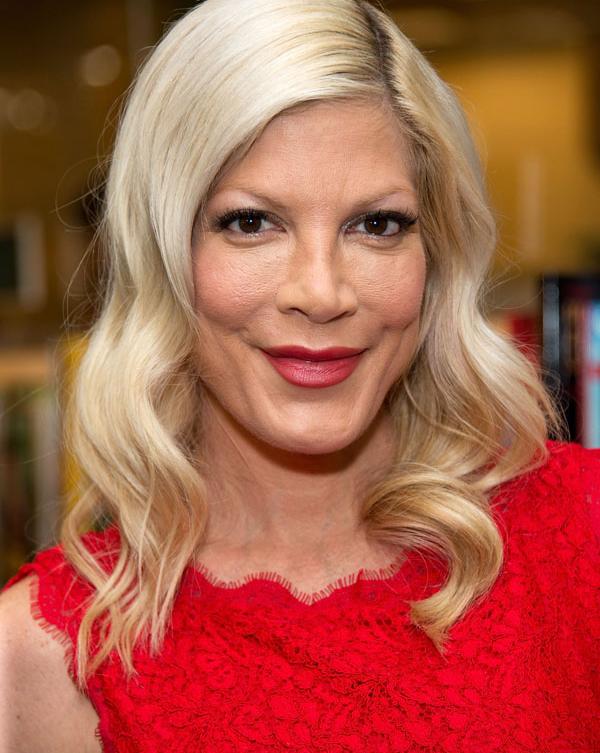 Tori Spelling Is Regretting Her Plastic Surgery Thinks Her Face Looks Like A Wax Figure