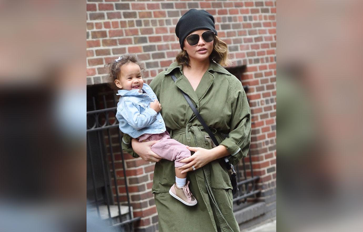 Luna chrissy teigen outing