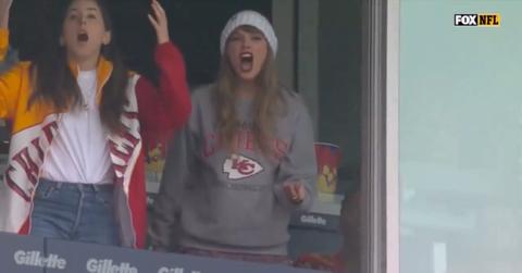 taylor swift curses refs boyfriend travis kelce pushed