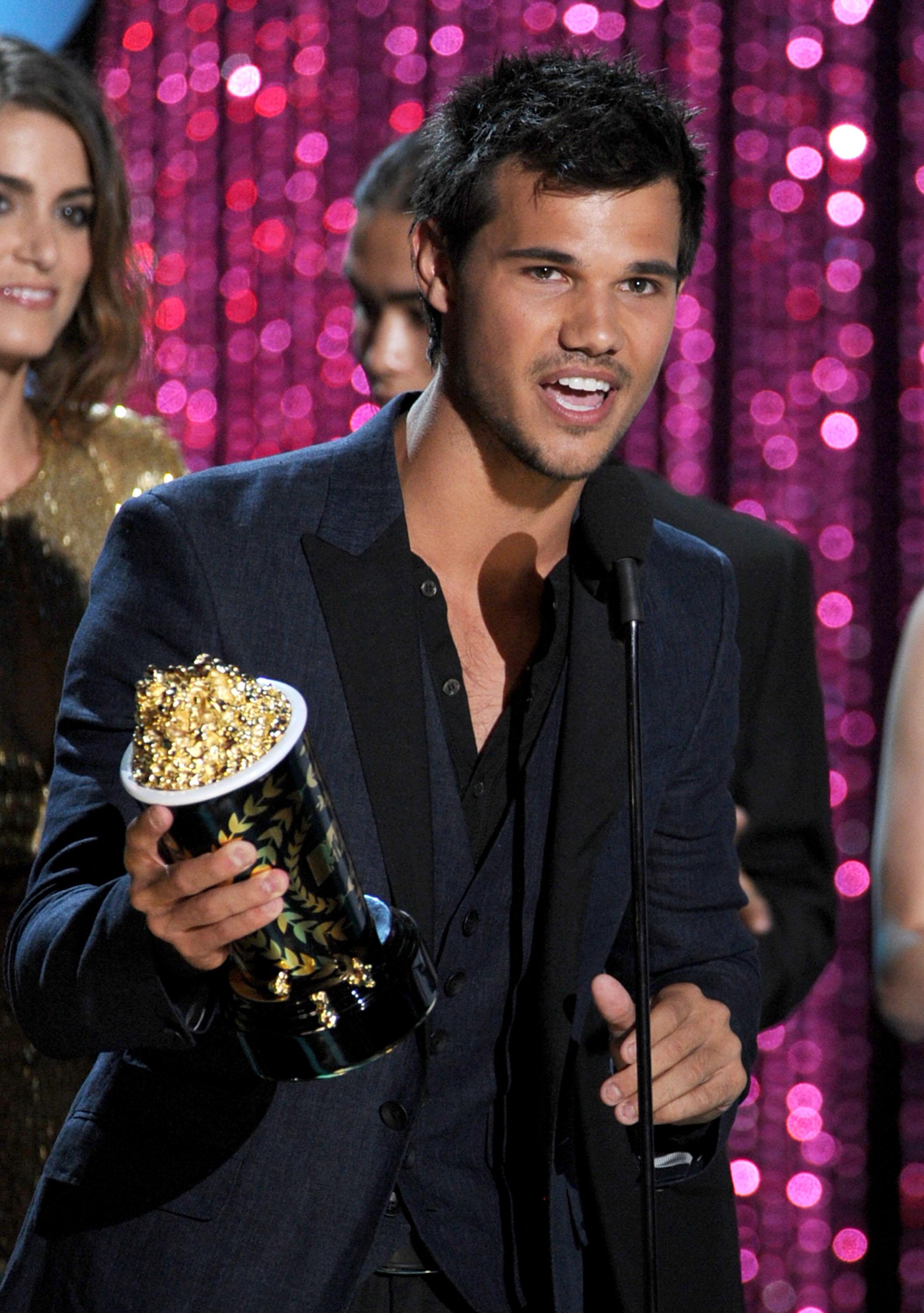 Mtv movie awards guys june4 0007_ _1.jpg