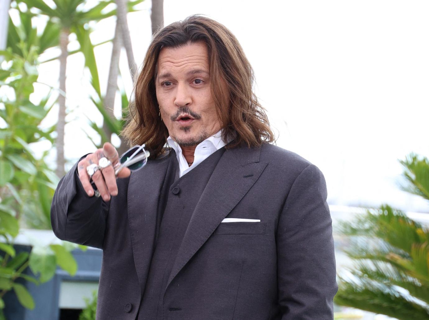 johnny depp screamed cursed blow costar lola glaudini