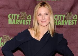 2011__04__Kelly_Rutherford_April28newsnea 300&#215;217.jpg