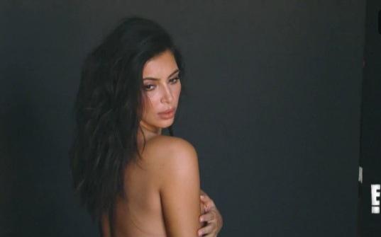 Kim Kardashian Totally Naked In Keeping Up With The Kardashians New