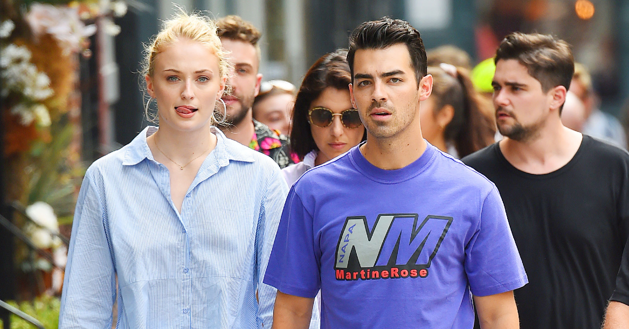 Joe Jonas & Pregnant Sophie Turner Make TikTok