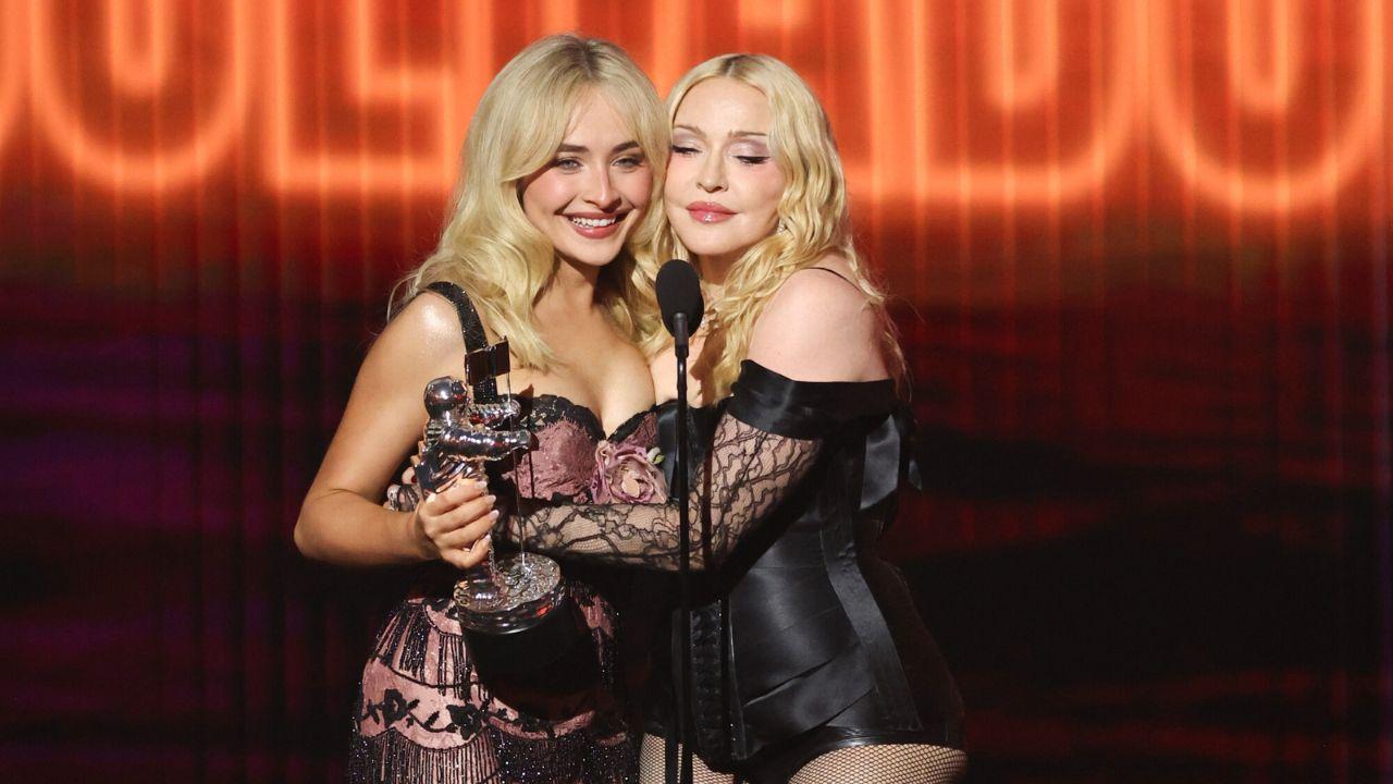 photo of Sabrina Carpenter said she responds to people 'faster' than her team does.