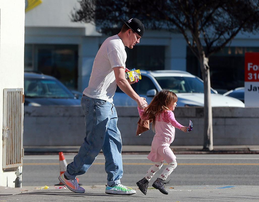 Exclusive&#8230; Channing Tatum &amp; Jenna Dewan Visit CVS In Studio City