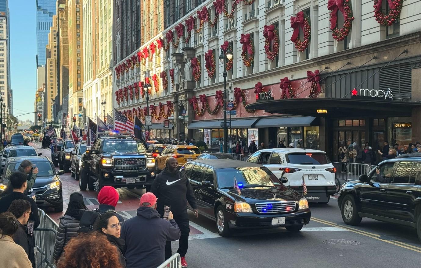 donald trump supporters pee little cups no public toilets nyc rally