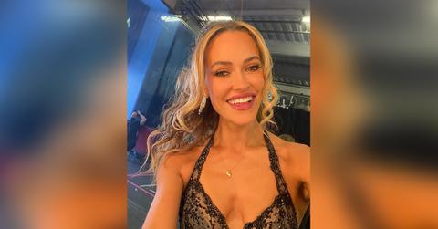 peta murgatroyd more confident body flaunts growing baby bump pp