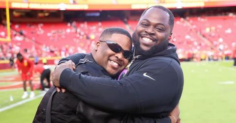 Photo of Khalen and Kameron Saunders.