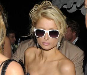 2010__08__Paris_Hilton_Aug30news_bt 291×300.jpg