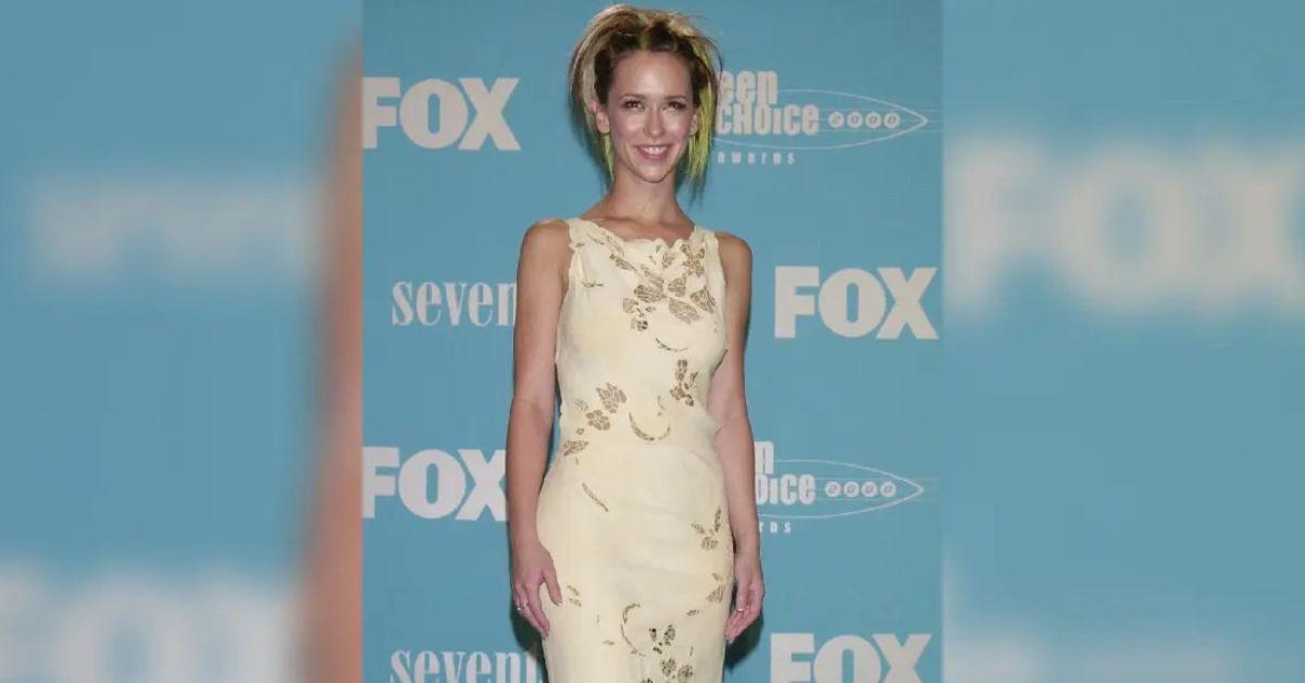 insecure jennifer love hewitt never recovered fat shamed  bikini pictures