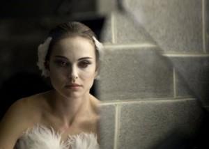 2011__01__Natalie_Portman_Black_Swan_Jan25news 300×214.jpg