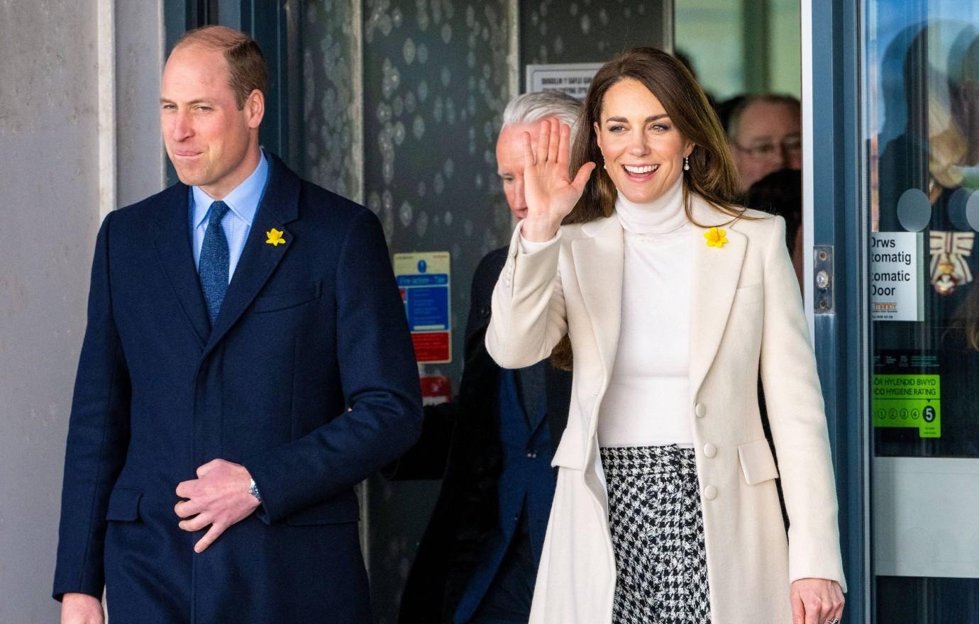 cancer stricken kate middleton royal family church scotland treatment