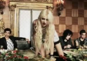 2010__07__Taylor_Momsen_July21newsne 300×210.jpg