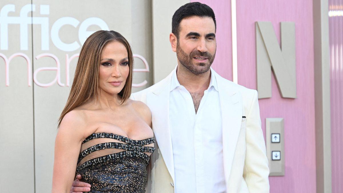 Photo of Jennifer Lopez and Brett Goldstein