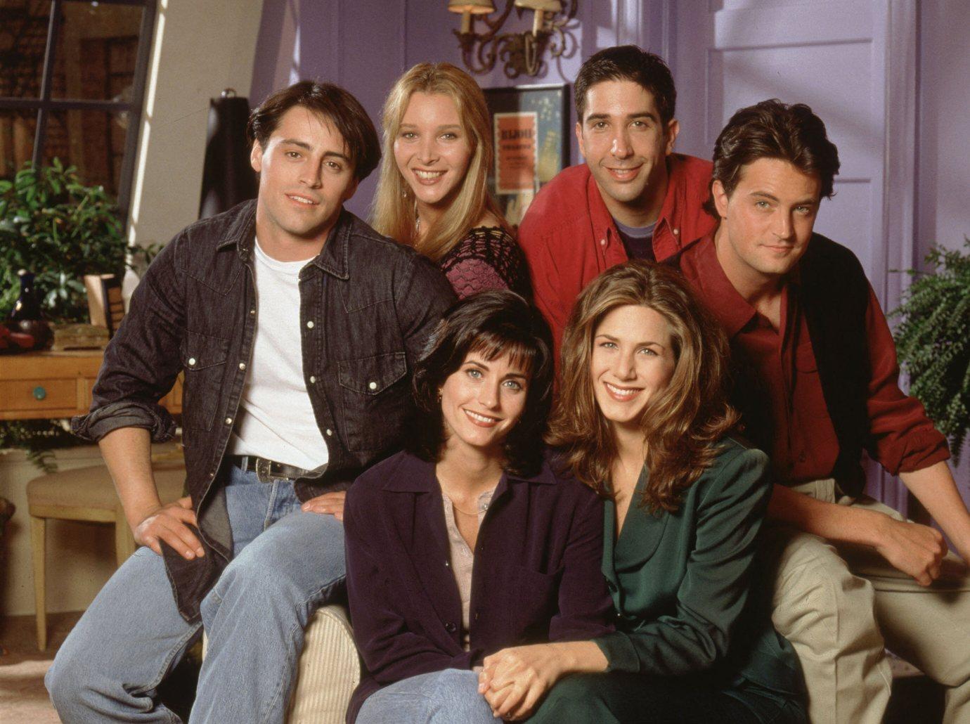 david schwimmer reveals matthew perry very reserved friends days