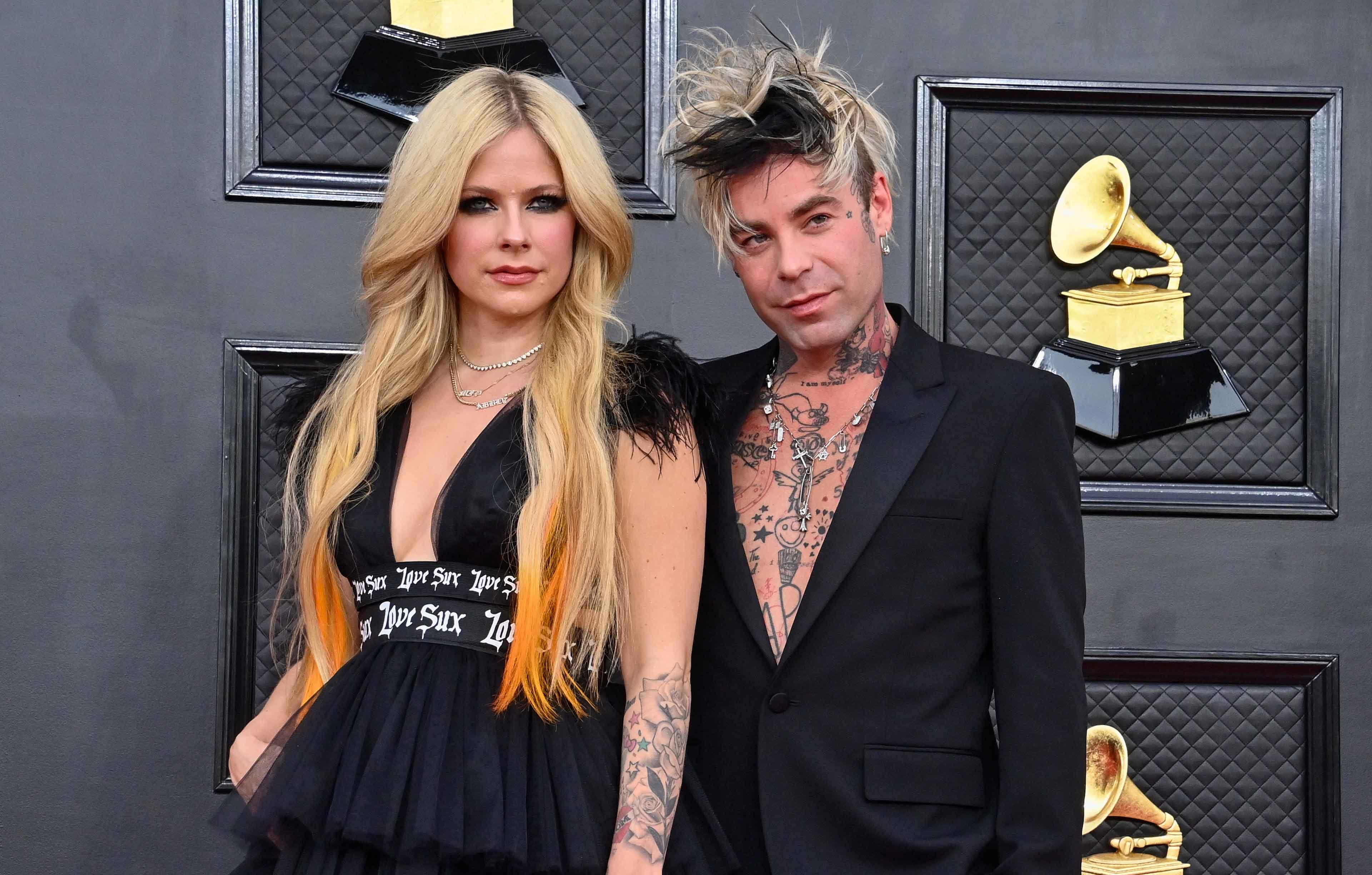 After Avril Lavigne Split, Mod Sun Writes in New Message, 'In 1 Week My  Entire Life Completely Changed