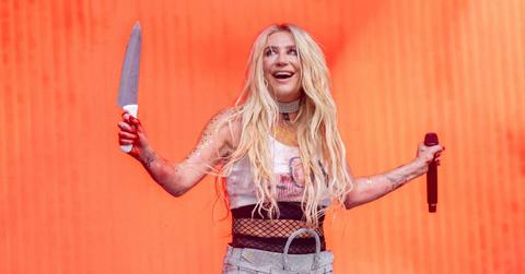 kesha used real knife lolla performance