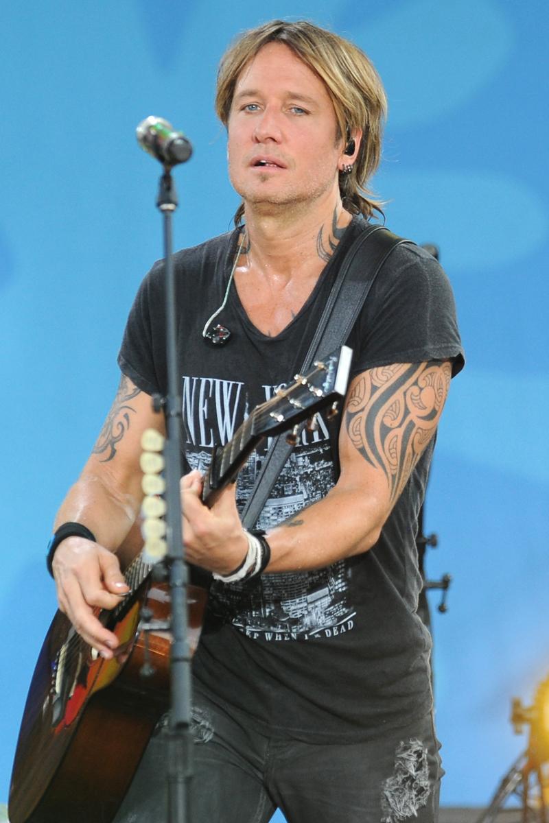 Keith Urban rocks out for Good Morning America