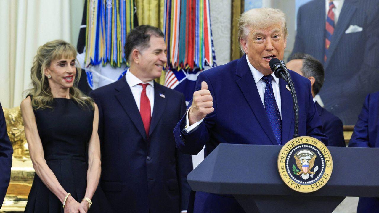 Photo of Dell joined Trump to announce the opening of Trump Accounts.