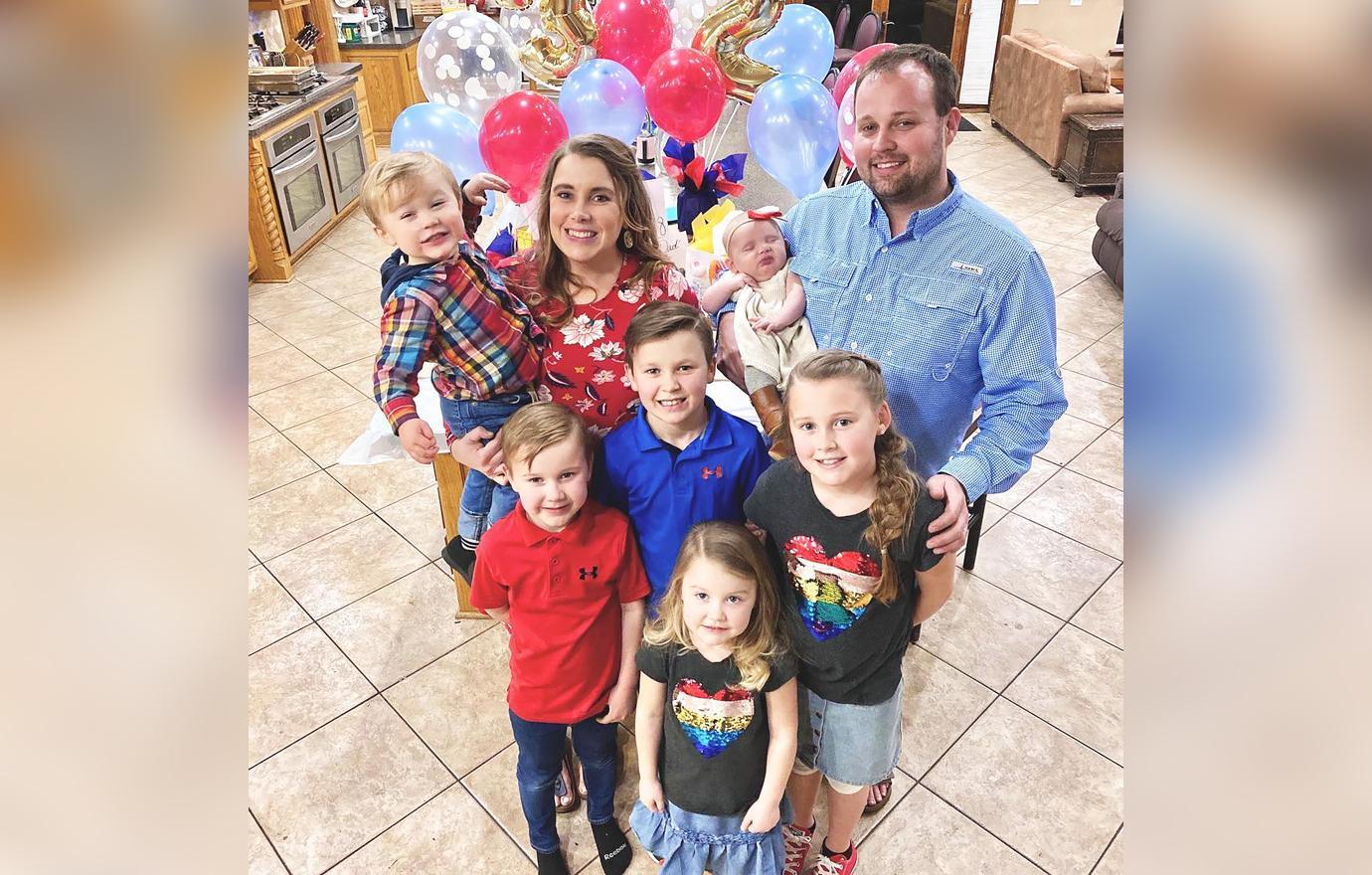 josh duggars new prison bans hugs anna duggar