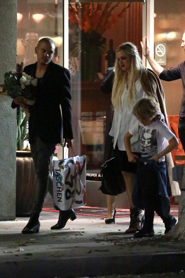 Ashlee simpson celebrates 31st birthday 06