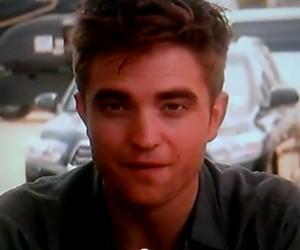2010__05__Robert_Pattinson_May26newsne 300×250.jpg