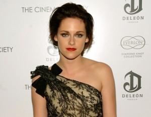 2011__03__Kristen_Stewart_March4newsneb 300&#215;232.jpg