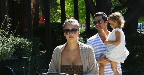 2011__10__jessica alba baby 10092011M.jpg