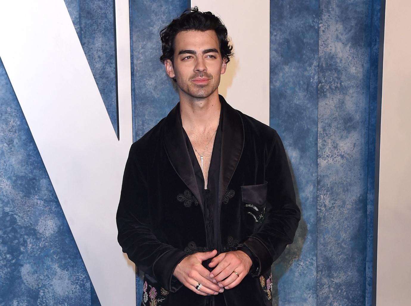 Joe Jonas, Sophie Turner hammer out temporary custody agreement amid heated  divorce battle