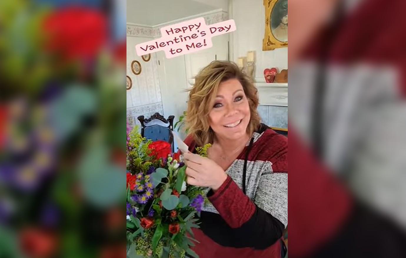 sister wives meri brown shows valentines day flowers