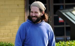 2010__08__Idiot_Brother_AugMAIN 300×184.jpg