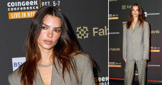 emily ratajkowski attending coin geek cocktail party ok