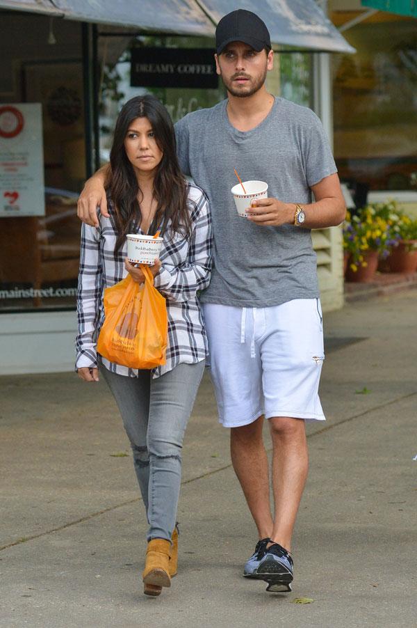 Scott disick wants kourtney kardashian money