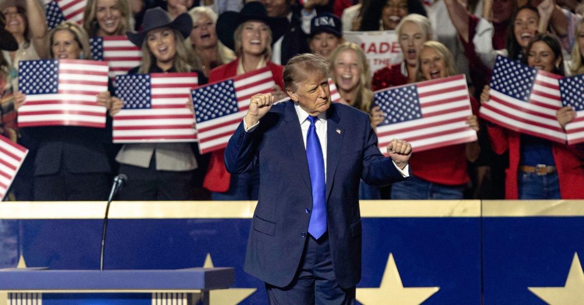 Donald Trump's Mysterious Waistline Bulge Resurfaces During North Carolina Trip
